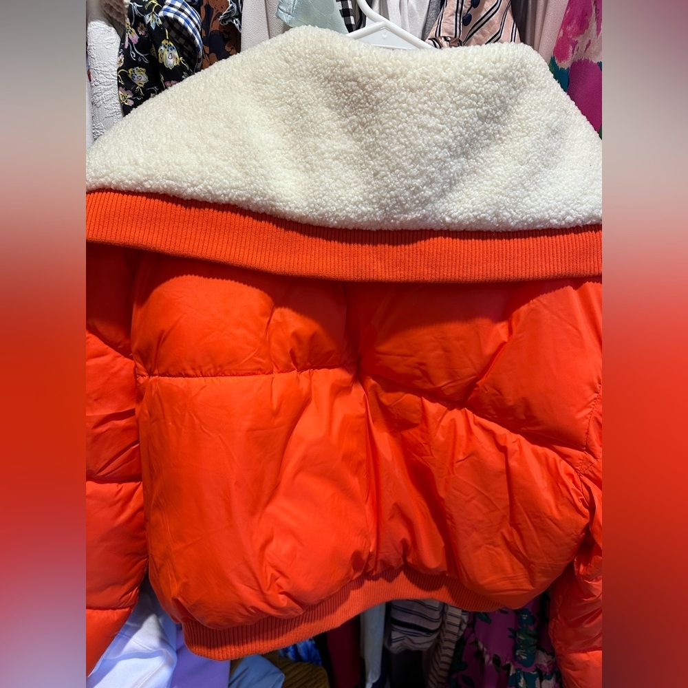 Never Worn NWT Maeve Anthropology puffer with sherpa collar- flattering!